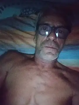Deddyitalia3p live cam on StripChat