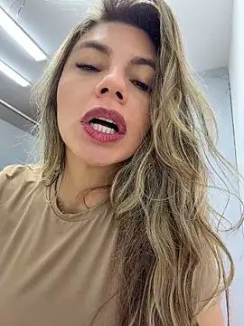 alicee16 live cam on StripChat