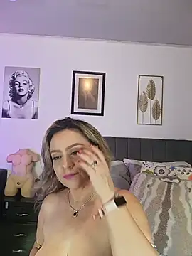 CristalRays live cam on StripChat