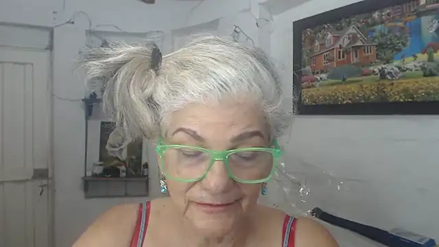 FunnyGrandma live cam preview