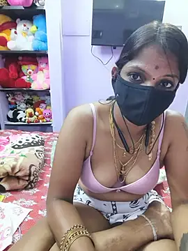 Tamil_Ishu live cam on StripChat