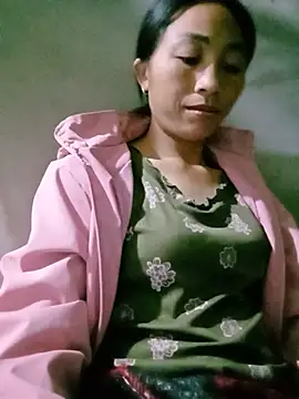 Lulu-bumba live cam on StripChat
