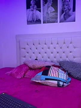 Brenda_Kiss_ live cam on StripChat
