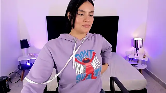 Maylin_Garcia live cam on StripChat