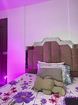 AndreaSweet2 live cam on StripChat