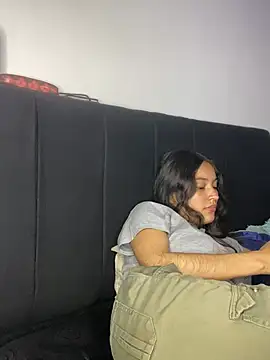 hotwife26 live cam on StripChat