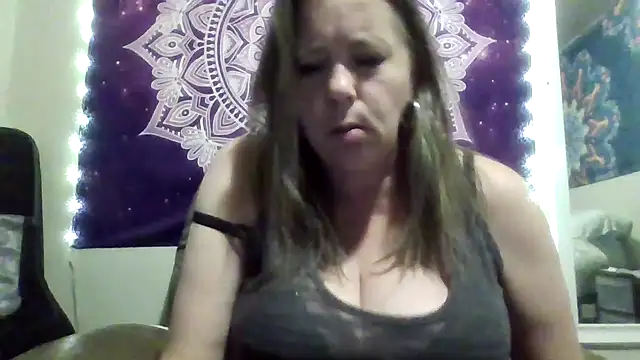Playfulmaryjane2017 live cam on StripChat