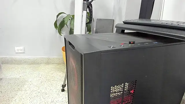 Esterlindez live cam on StripChat