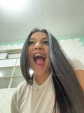 Emily_Gomezz webcam