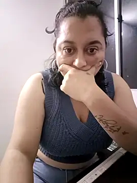 Queen_Yess live cam on StripChat