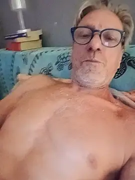 Deddyitalia3p live cam preview