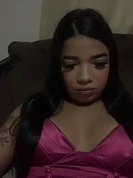 Laurinhadoanal live cam on StripChat