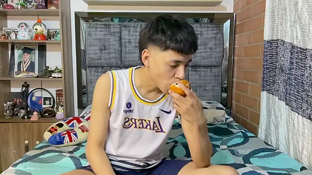 Andy_Belier23 live cam on StripChat