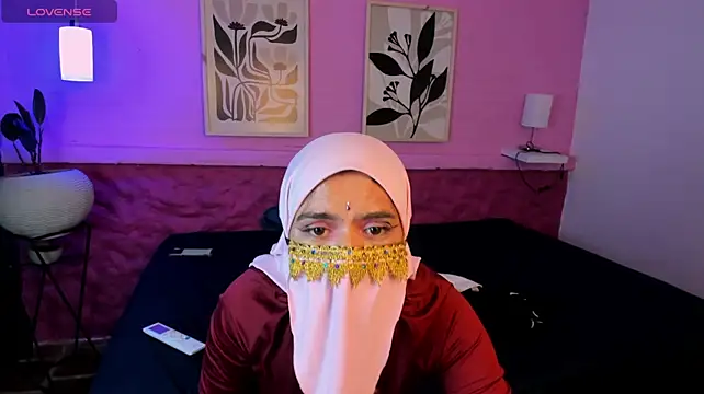 amina_jahla (F young) - Show ass in thread slowly😍