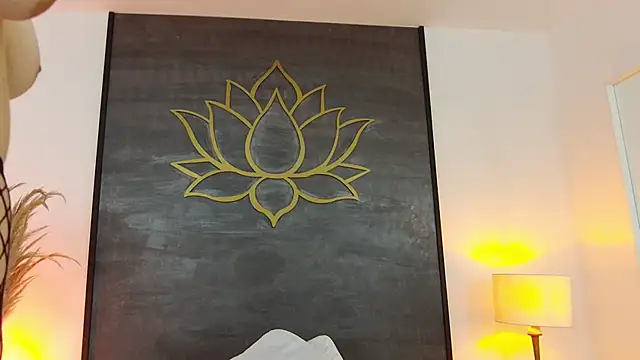 Skyler_Fox_