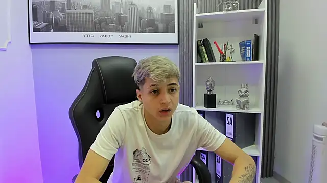 Ari_Stonne