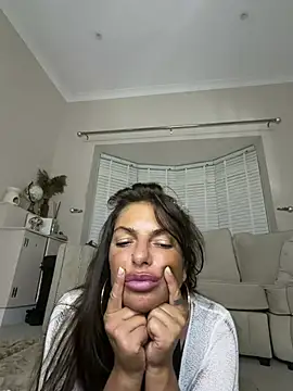 Bowlovebabe live cam on StripChat
