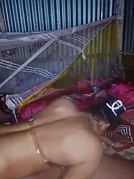 Village_hotcouple01