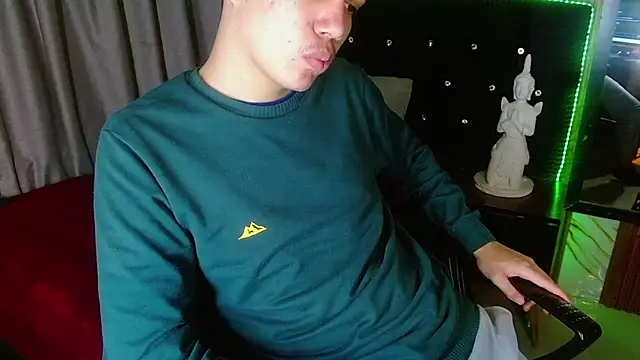 haku_nayro webcam