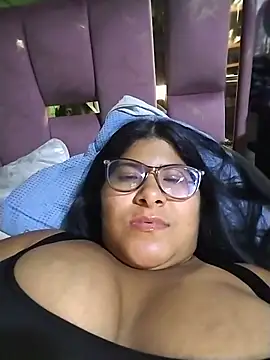 Hot_samantha_outdoors