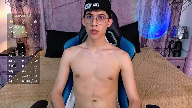 AronTawers live cam on StripChat