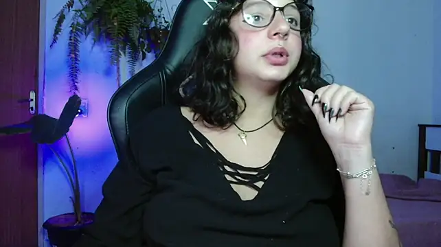 myamillor live cam on StripChat