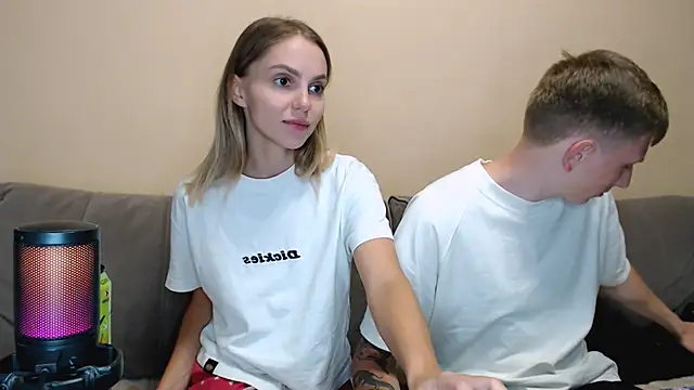 juliaanddima live cam on StripChat
