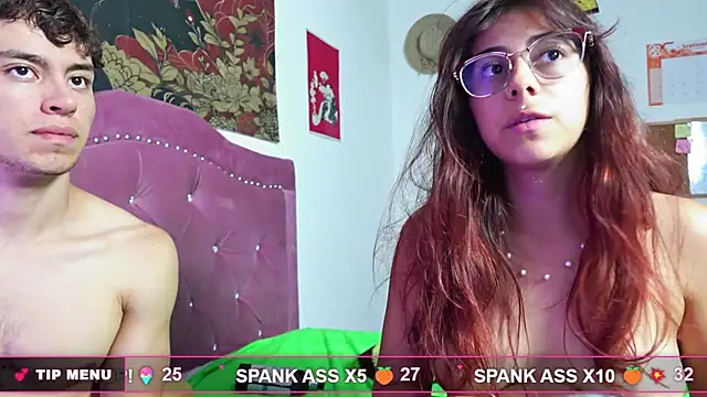 Laramucci live cam on StripChat