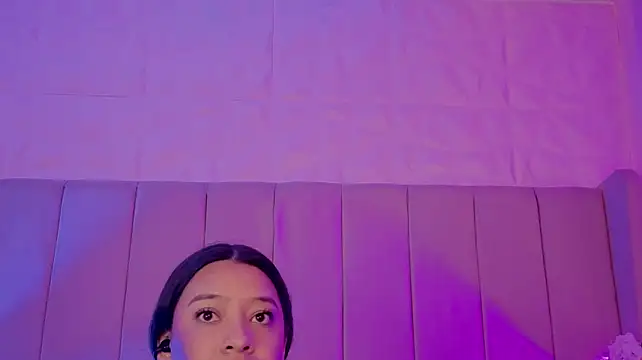 MollyBigBoobs12 live cam on StripChat