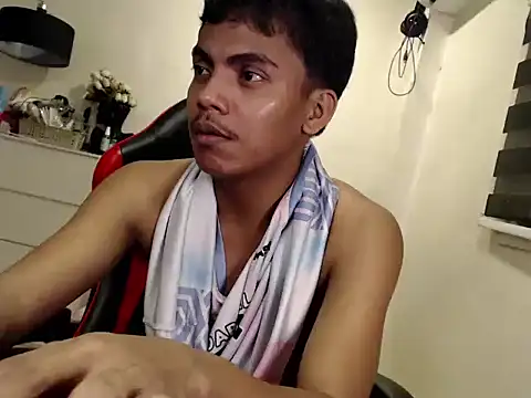 asianboyhunt live cam on StripChat