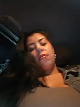 Luianna live cam on StripChat