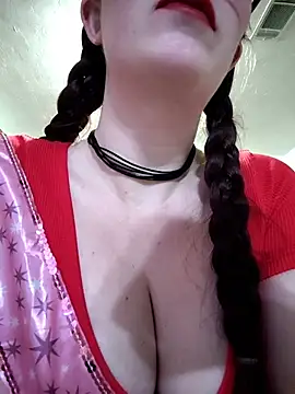 LaylaLucis live cam on StripChat
