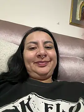 Abril_Luv live cam on StripChat