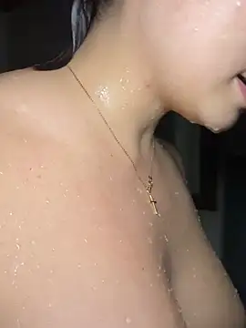 mandi4pole_ live cam on StripChat