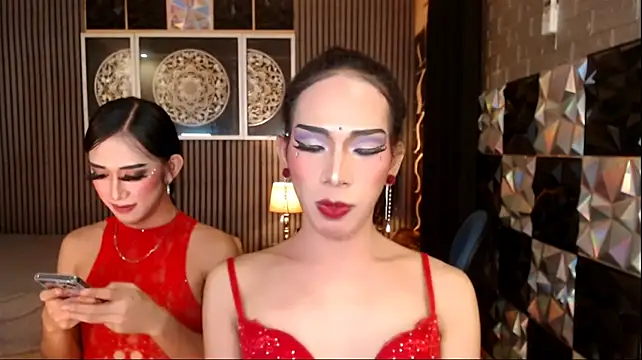 PrettyHorseCockTrans live cam on StripChat