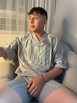 OLIVER_K live cam on StripChat