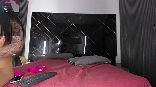 zoel-amber1 live cam on StripChat