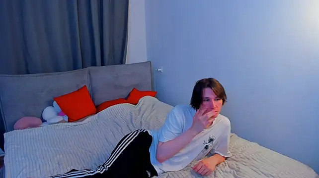 Ash_Foxglove live cam on StripChat