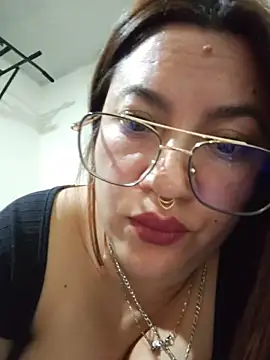 samm_curvy
