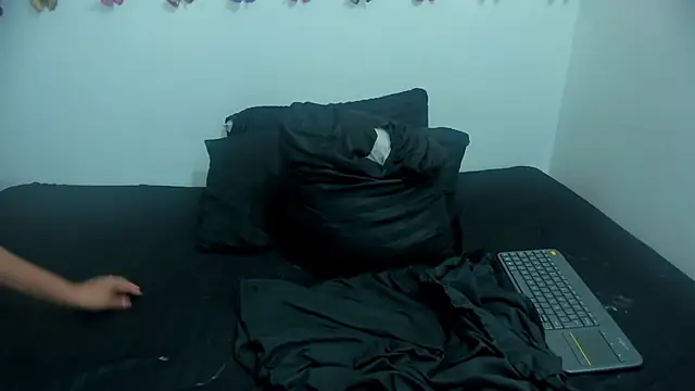 esmeralda_jenn11 live cam on StripChat