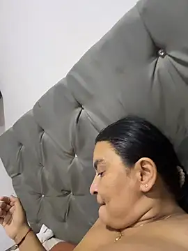 Horny-Mommy-Dirty live cam