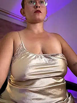 halaaa_1 live cam on StripChat