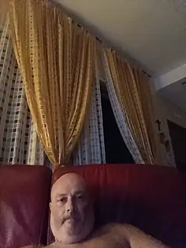 Alexis_Bull