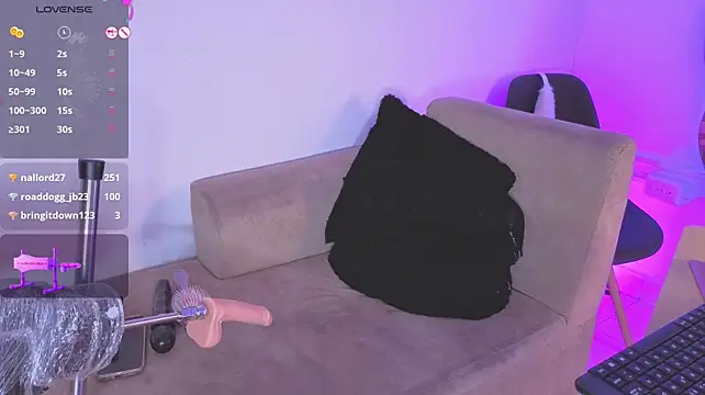 Mia_Bloom01