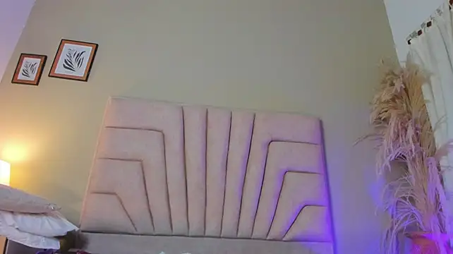 Eva-Millss live cam preview