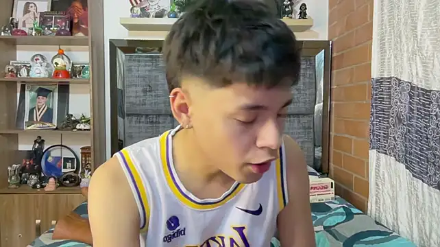 andy_belier23 (M young) - Lovense in my ass