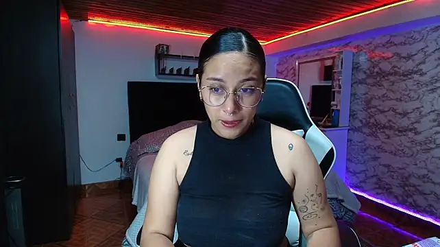 Camila_IRoose live cam on StripChat