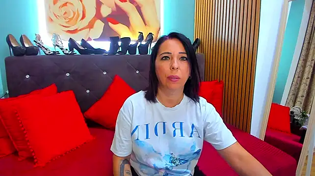 LauraSiin live cam on StripChat