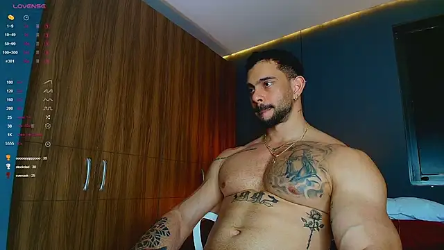 massimo_visconti live cam on StripChat