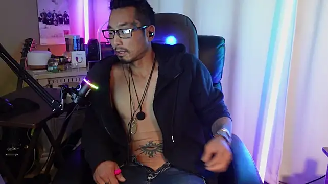 Ghost11_11 live cam on StripChat